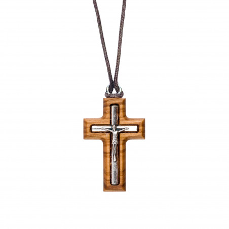 Face avant collier avec croix droite H.3cm et crucifix en métal incrusté dans bois d'olivier et cordon cuir L.70cm