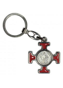 Face avant porte-clés croix émaillée rouge avec médaille de Saint Benoît